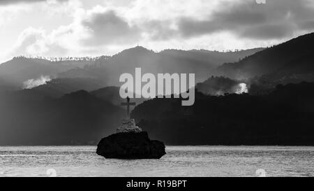 Coucher du soleil sur l'île d'Alofi, Territoire français de Wallis et Futuna. Banque D'Images