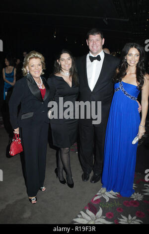 (L-r) Roslyn Packer, Gretel, James Packer Packer et Erica Packer Le Victor Chang 'Cœur à Cœur' Bal à Sydney Convention and Exhibition Centre. Sydney, Australie - 01.08.09. Banque D'Images