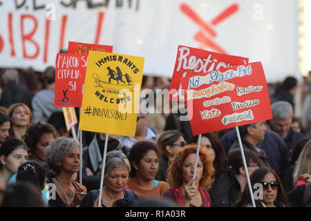 Rome, Italie - 10 novembre 2018 - L'anti-fasciste et anti-raciste à l'encontre de la procession et ses défilés Décret Salvini par Meruluna Banque D'Images