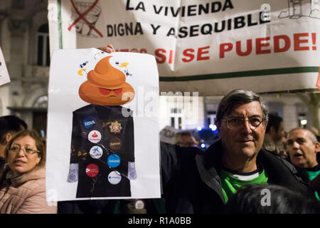 Madrid, Espagne. 10 Nov, 2018. En face de tous ceux qui protestent contre les taxes de la Cour suprême. Cour suprême a annulé un jugement décidant que les clients au lieu de les banques doivent payer l'impôt. À Madrid, Espagne. Credit : Marcos del Mazo/Alamy Live News Banque D'Images