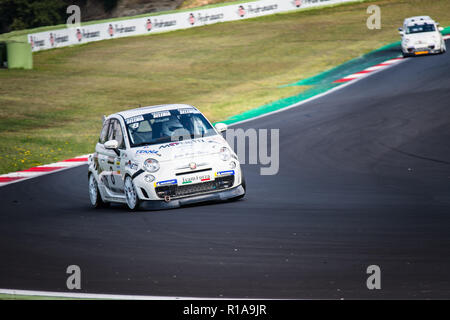 Vallelunga, Rome, Italie 8 septembre 2018, l'ACI, le week-end de course vue avant d'Abarth 695 voiture en action sur la voie pendant la course Banque D'Images