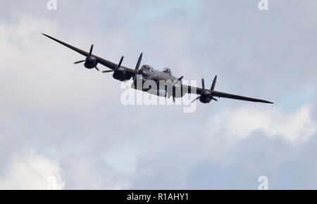 Avro Lancaster BBMF (PA474) volant à l'Imperial War Museum Battle of Britain bourget sur le 23 septembre 2018 Banque D'Images