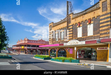 Façades du patrimoine à Gray Street dans le centre de la Northern Tablelands ville de Glen Innes, région de la Nouvelle-Angleterre, New South Wales, Australie Banque D'Images