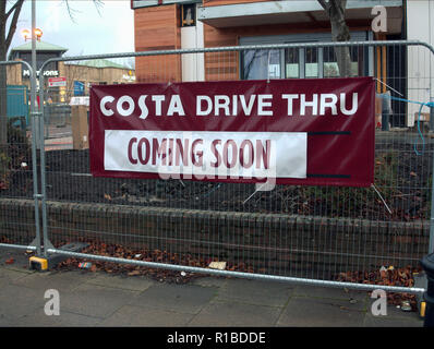 Costa Coffee drive bientôt signer construction site Anniesland retail park, Crow Road.Glasgow, Royaume-Uni Banque D'Images