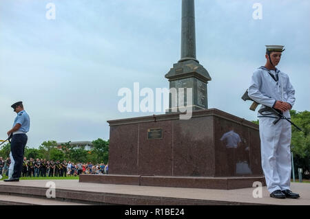 Darwin, Australie. 11Th Nov, 2018. Commémoration à l'occasion du Jour du Souvenir pour le centenaire de l'Armistice, au cénotaphe de Darwin sur Parc du Bicentenaire de Darwin, Territoire du Nord, Australie - 2018.11.11 - Photo par Regis Martin Crédit : Regis Martin/Alamy Live News Banque D'Images