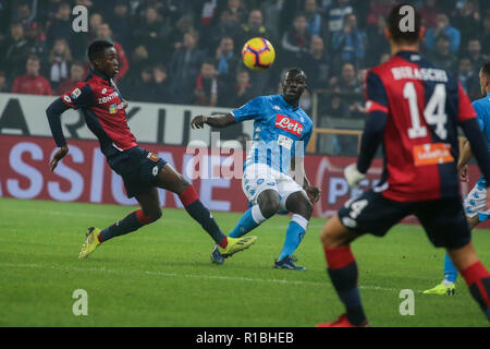 Genova, Liguria, Italie, le 10 novembre, 2018. Match de football Gênes - Naples à Luigi Ferraris dans photo Kalidou Koulibaly Crédit : Antonio Balasco/Alamy Live News Banque D'Images