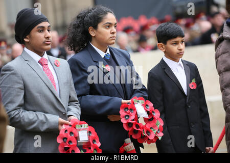 Manchester, UK. 11Th Nov 2018. Anciens combattants d'un conflit, les membres des forces canadiennes et des membres de la public de prendre part au service du souvenir marquant 100 ans depuis la fin de la SECONDE GUERRE MONDIALE !. Le Cénotaphe, Manchester, 11 novembre 2018 (C)Barbara Cook/Alamy Live News Banque D'Images