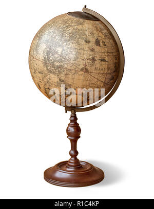 Old Style World Globe - monde Antique monde isolé sur fond blanc. Close up Studio with clipping path. Banque D'Images