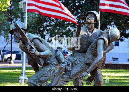 La guerre du Vietnam Memorial sculpture située sur le terrain de l'historique Maison d'État de Caroline du Nord à Raleigh. Banque D'Images