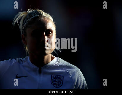 L'Angleterre Steph Houghton au cours de la Women's International match amical au stade de New York AESSEAL, Rotherham. ASSOCIATION DE PRESSE Photo. Photo date : dimanche 11 novembre 2018. Voir l'ACTIVITÉ DE SOCCER histoire Angleterre les femmes. Crédit photo doit se lire : Tim Goode/PA Wire. RESTRICTIONS : utilisation sous réserve de restrictions de FA. Usage éditorial uniquement. L'utilisation commerciale qu'avec l'accord préalable écrit de la FA. Aucun montage sauf le recadrage. Banque D'Images