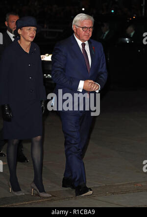 Le Président allemand Frank-Walter Steinmeier et son épouse Elke Budenbender arrivent à l'abbaye de Westminster, Londres, pour assister à un service national à l'occasion du centenaire de l'Armistice. Banque D'Images