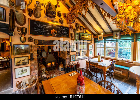 Le Glasshouse Inn et Lodges. Un pub traditionnel et historique à Longhope, forêt de Dean, Gloucestershire. UK Banque D'Images