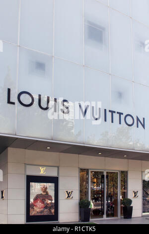 Paris. 8th district. Montaigne avenue. Frontage of the shop Louis Vuitton  Stock Photo - Alamy