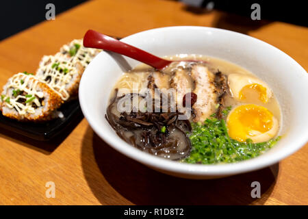 Nouilles de style japonais(chashu Ramen bien épais pour couper le porc), Philippines Banque D'Images