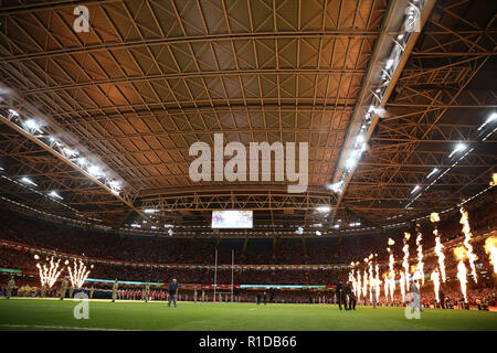 Cardiff, Royaume-Uni. 10 Nov 2018. Une vue générale à l'intérieur du stade avant les équipes entrer dans le champ de jeu. Pays de Galles v l'Australie , en automne série international rugby match à la Principauté Stadium de Cardiff, Pays de Galles , Grande-bretagne le samedi 10 novembre 2018. Photos par Andrew Verger/Alamy Live News VEUILLEZ NOTER PHOTO DISPONIBLE POUR UN USAGE ÉDITORIAL UNIQUEMENT Crédit : Andrew Orchard la photographie de sport/Alamy Live News Banque D'Images