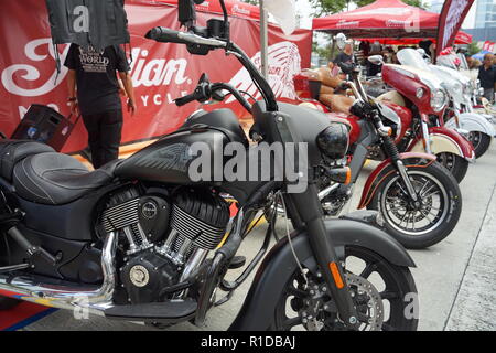 Hong Kong, Chine. 11Th Nov, 2018. Un groupe de ''Moto Indian'' sont l'affichage à l'Motorcycle Show 2018 à Central, Hong Kong.La ''BRICOLAGE SHOW'' dans le centre de HONG KONG a lieu chaque année en octobre ou novembre. Il s'agit d'une émission dédiée à toutes les formes de jouissance 2 roues avec des clubs, boutiques, les importateurs, les ministères du gouvernement d'afficher leurs motos dans une atmosphère de carnaval. Credit : Alvin Chan/SOPA Images/ZUMA/Alamy Fil Live News Banque D'Images