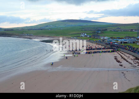 Scapa, Kirkwall, Orkney, Scotland, UK, 11 novembre 2018. Un grand portrait de sable du Lieutenant Robert William Taylor MC, à partir de la Flotta, Orkney.Mark Ferguson/Alamy Live News Banque D'Images