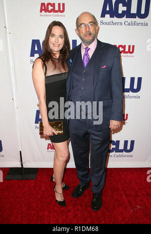 Los Angeles, CA - le 11 novembre : Sheila Kelley, Richard Schiff, à l'ACLU de Californie du Sud annuelle de la Déclaration des droits de l'ACLU Dîner à l'hôtel Beverly Wilshire à Beverly Hills, Californie le 11 novembre 2018. Credit : Faye Sadou/mediaPunch Banque D'Images