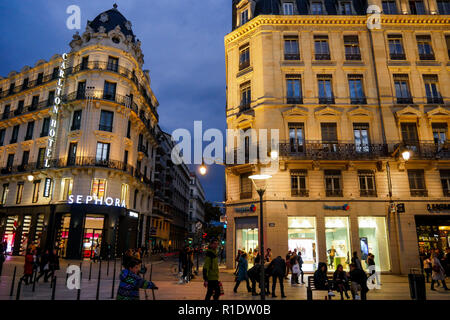 Place de la République, au crépuscule, Lyon, France Banque D'Images