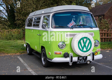 Lime Green VW camping-T2 bay Banque D'Images