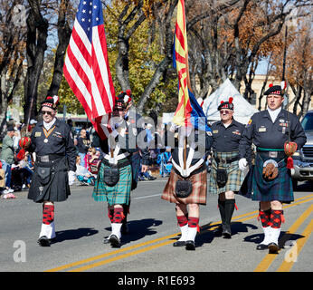 Prescott, Arizona, USA - Le 10 novembre 2018:Prescott High School Marching Band dans le Veteran's Day Parade sur Cortez St. Banque D'Images