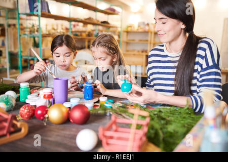 Les ornements faits à la main des enfants Banque D'Images