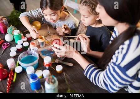 Pour la peinture des ornements de Noël Banque D'Images