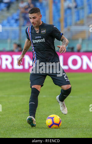 Rome, Italie. 11Th Nov, 2018. 11 novembre 2018, Stadio Olimpico, Rome, Italie, Serie A Football, Roma contre la Sampdoria, Nicola de Murru Sampdoria contrôle la ball Crédit : Giampiero Sposito/Pacific Press/Alamy Live News Banque D'Images