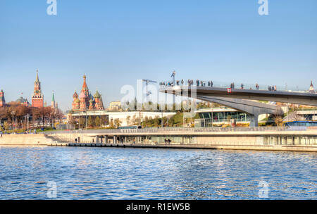 Moscou, Russie - novembre 07,2018 : Parc Naturel-paysage Zaryadye dans le centre historique de la ville près du Kremlin Banque D'Images