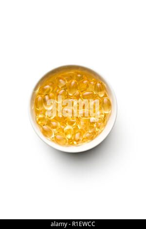 Omega 3 capsules de gel. Pilules d'huile de poisson. Omega-3 en bonne santé dans un bol. Banque D'Images