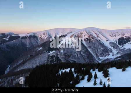 La montagne d'hiver en Slovaquie Banque D'Images