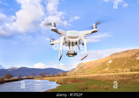 Drone prendre son envol dans le Lake District, Cumbria, England, UK Banque D'Images