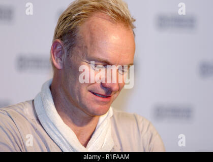 Varsovie, Mazovie / Pologne - 2005/09/24 : Sting - Gordon Sumner, chanteur, musicien, compositeur et chanteur - chef de la Police de la bande musicale dans un p Banque D'Images