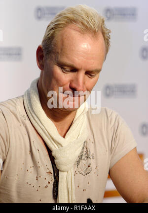 Varsovie, Mazovie / Pologne - 2005/09/24 : Sting - Gordon Sumner, chanteur, musicien, compositeur et chanteur - chef de la Police de la bande musicale dans un p Banque D'Images