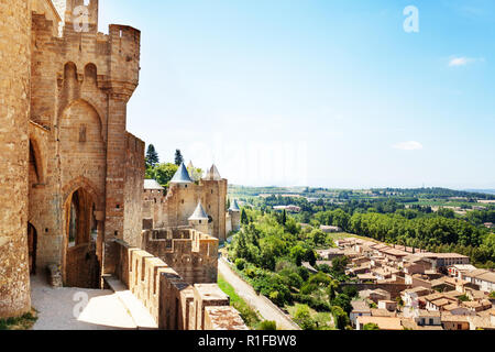 Carcassonne cityscape vu de la forteresse, France Banque D'Images