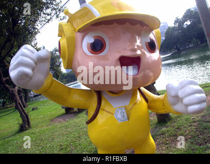 Statue de l'enfant au Parc Lumpini Bangkok, Thaïlande Banque D'Images