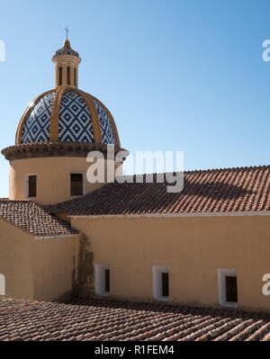 Praiano, Italie. Gros plan de l'église de San Gennaro dans la petite ville de Praiano, sur la côte amalfitaine, dans le sud de l'Italie Banque D'Images