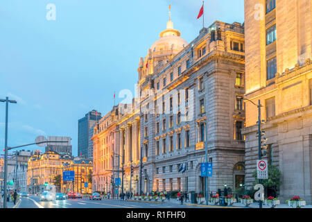 Shanghai, Shanghai, Chine. 12Th Nov, 2018. Shanghai, Chine-paysage de nuit des architectures historiques sur le Bund à Shanghai, Chine. Crédit : SIPA Asie/ZUMA/Alamy Fil Live News Banque D'Images