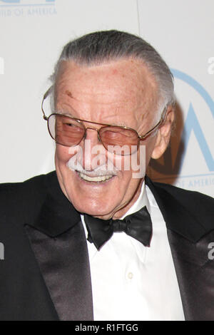 ***PHOTO*** Légende de comics Stan Lee est décédé à l'âge de 95 Stan Lee au 23e congrès annuel de la Guilde des producteurs Awards au Beverly Hilton Hotel le 21 janvier 2012 à Beverly Hills, Californie. © mpi27/MediaPunch MediaPunch Crédit : Inc Inc/Alamy Live News Banque D'Images