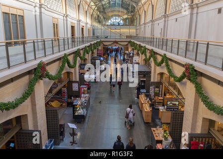 SAN FRANCISCO - Le 07 novembre 2018 : l'intérieur de style Beaux-Arts Ferry Building Marketplace Banque D'Images