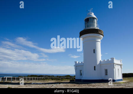 Point historique phare perpendiculaires marquant le nord de l'entrée dans la baie de Jervis, NSW, Australie Banque D'Images