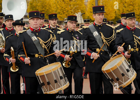 Musiciens militaires de l'infanterie Fanfare assister aux cérémonies de commémoration du 100e anniversaire de l'armistice de 1918, Lyon, France Banque D'Images