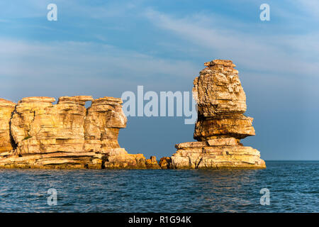 La pile de la mer à l'extrémité nord de Lijubadao, une des iles Changdao, Shandong, Chine. Banque D'Images