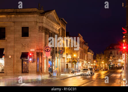 Rue Saint-Jean (Rue Saint Jean) au crépuscule dans la vieille ville de Québec, Québec, Canada. Banque D'Images