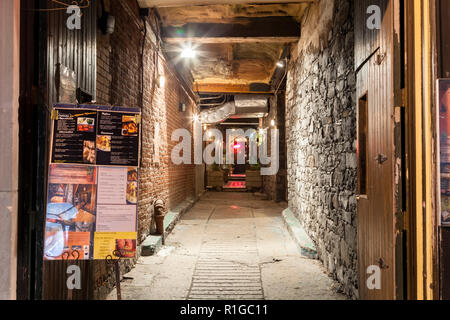 La maison marocaine sur la rue Saint-Jean (Rue Saint Jean) la nuit dans la vieille ville de Québec, Québec, Canada. Banque D'Images