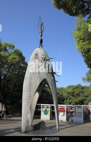 Le monument de la paix pour enfants dans le hiroshima peace memorial park hiroshima japon Banque D'Images