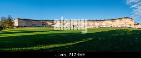 Royal Crescent Bath une rangée de trente grand terrasse maisons conçues par John Wood le jeune à la fin du xviiie siècle - Somerset UK Banque D'Images