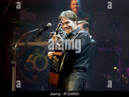 Sir Cliff Richard effectue à la Manchester Bridgewater Hall avec : Cliff Richard Où : Manchester, Royaume-Uni Quand : 12 Oct 2018 Credit : Sakura/WENN.com Banque D'Images