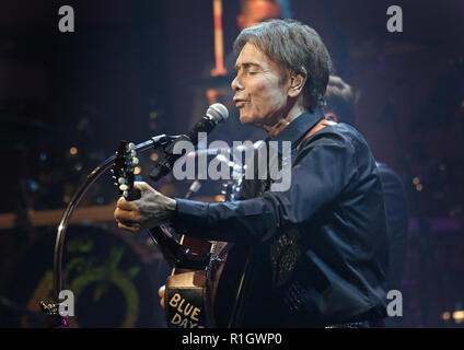 Sir Cliff Richard effectue à la Manchester Bridgewater Hall avec : Cliff Richard Où : Manchester, Royaume-Uni Quand : 12 Oct 2018 Credit : Sakura/WENN.com Banque D'Images