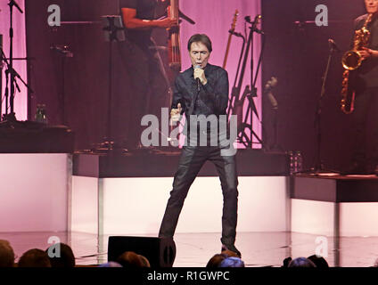 Sir Cliff Richard effectue à la Manchester Bridgewater Hall avec : Cliff Richard Où : Manchester, Royaume-Uni Quand : 12 Oct 2018 Credit : Sakura/WENN.com Banque D'Images